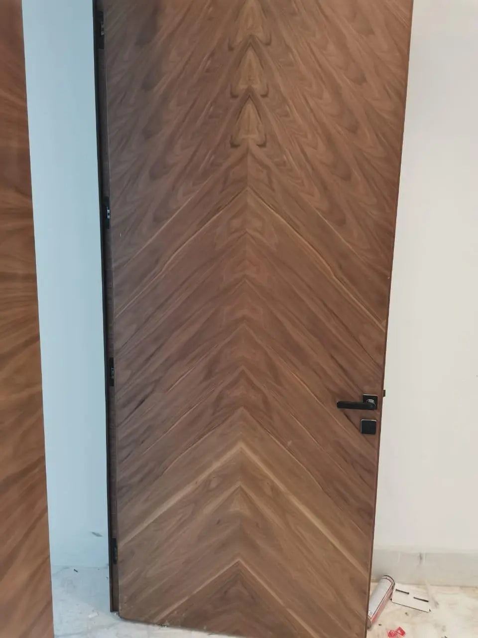 باب خشب ووتر بروف قشرة الجوز - مقاوم للرطوبة - عامر للديكور