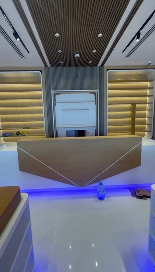 ديكور محلات تجارية خشبية - تصاميم فاخرة وعصرية - عامر للديكور